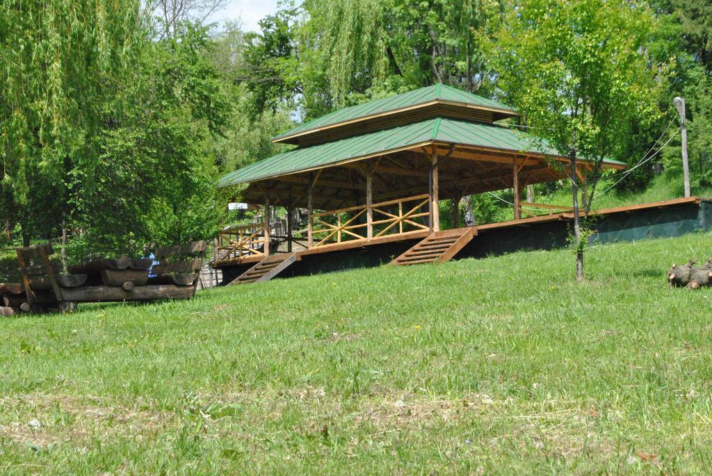 Activ Parc Hotel Negresti Kültér fotó